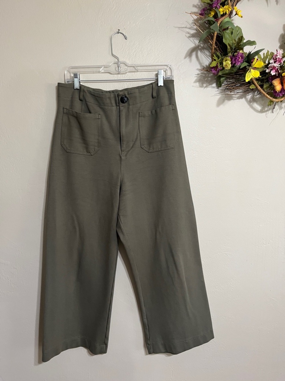 Tahari Olive Green Cropped Wide-Leg Pants
